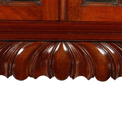 Lot 498 - An Irish mahogany Chippendale style cabinet bookcase