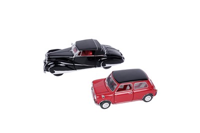 Lot 172 - Two Franklin Mint diecast model cars; and a collection of other diecast model vehicles