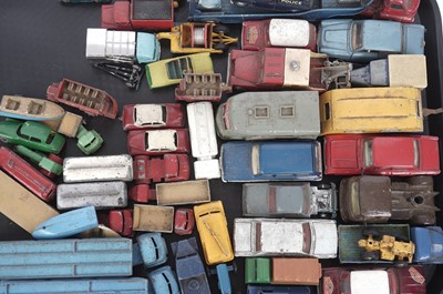 Lot 189 - A selection of diecast model vehicles including: Corgi