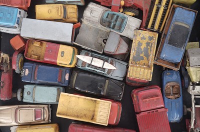 Lot 189 - A selection of diecast model vehicles including: Corgi