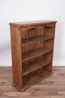 Lot 41 - A Victorian style pine open bookcase