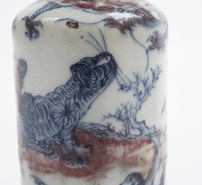 Lot 838 - A large Chinese snuff bottle