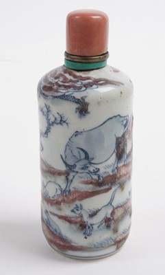 Lot 838 - A large Chinese snuff bottle