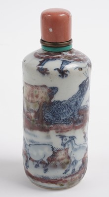 Lot 838 - A large Chinese snuff bottle