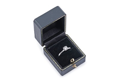 Lot 42 - A solitaire diamond ring
