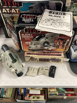 Lot 13 - A Star Wars Return of the Jedi Slave I Spaceship; and a Battle at Sarlacc's Pit game