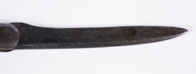 Lot 117 - Charles II (Stuart) Restoration interest: a 17th Century steel and horn folding pocket knife