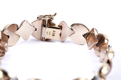 Lot 58 - A 9ct gold fancy link bracelet