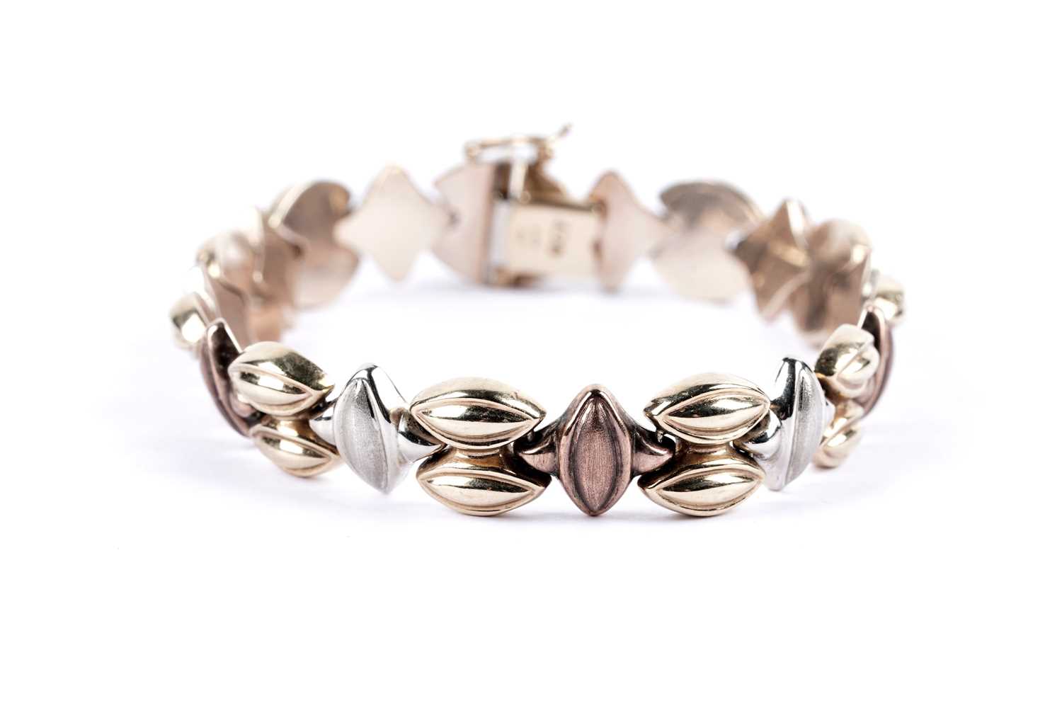 Lot 58 - A 9ct gold fancy link bracelet