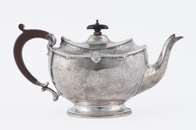 Lot 12 - A George V silver three-piece tea service