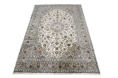 Lot 160 - A Persian hand-knotted Kashan carpet