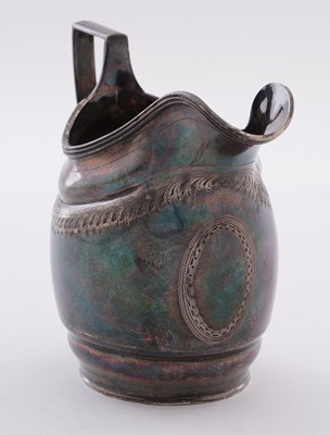 Lot 113 - A George III small silver cream jug