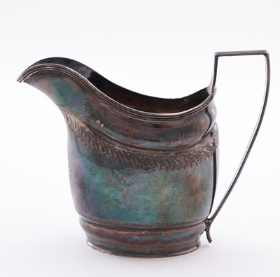 Lot 113 - A George III small silver cream jug