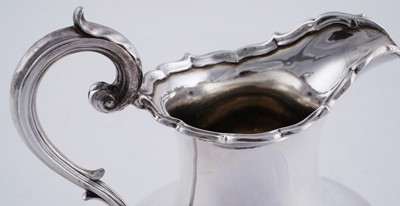 Lot 85 - A William IV silver three piece tea service