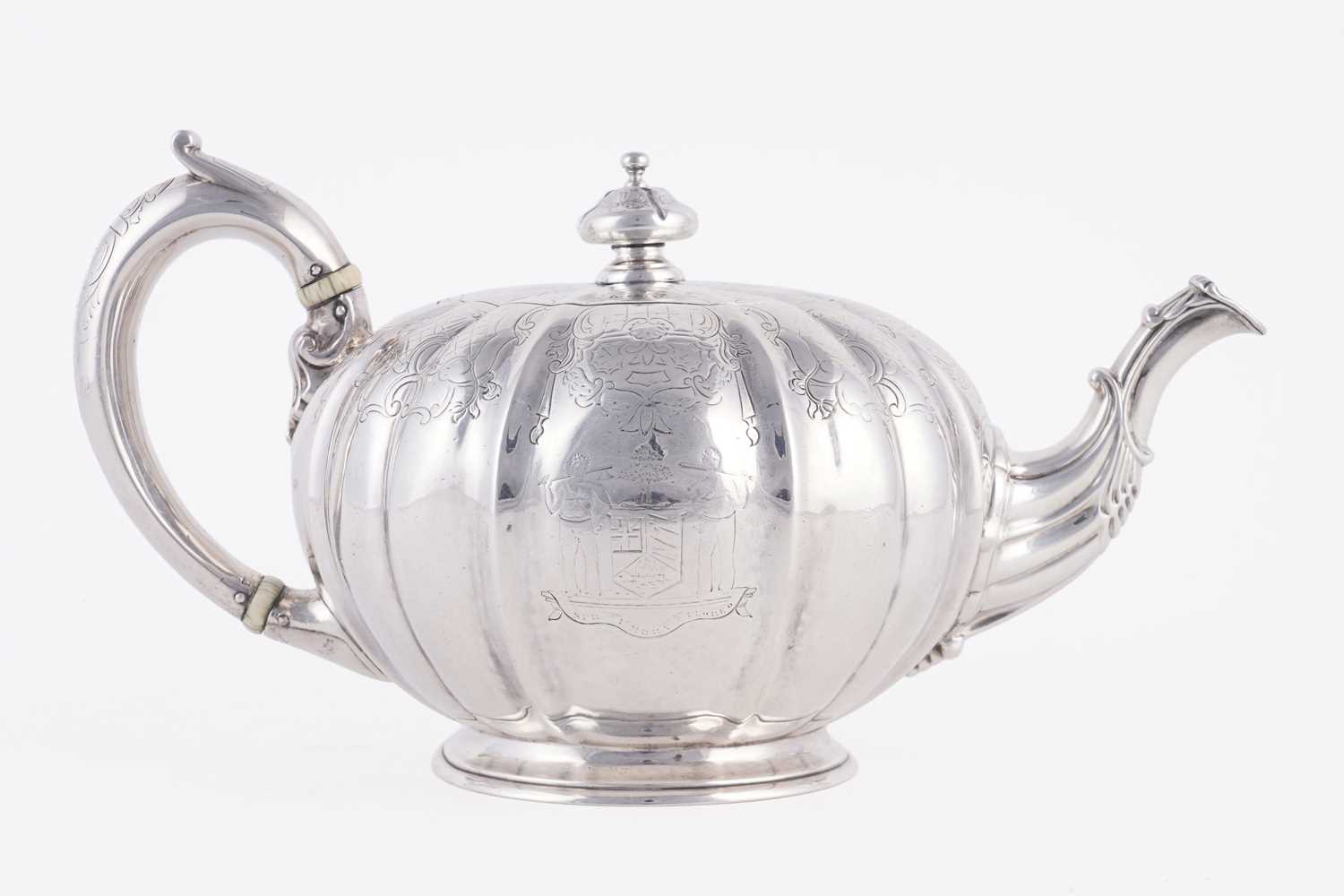 Lot 49 - An early Victorian silver teapot