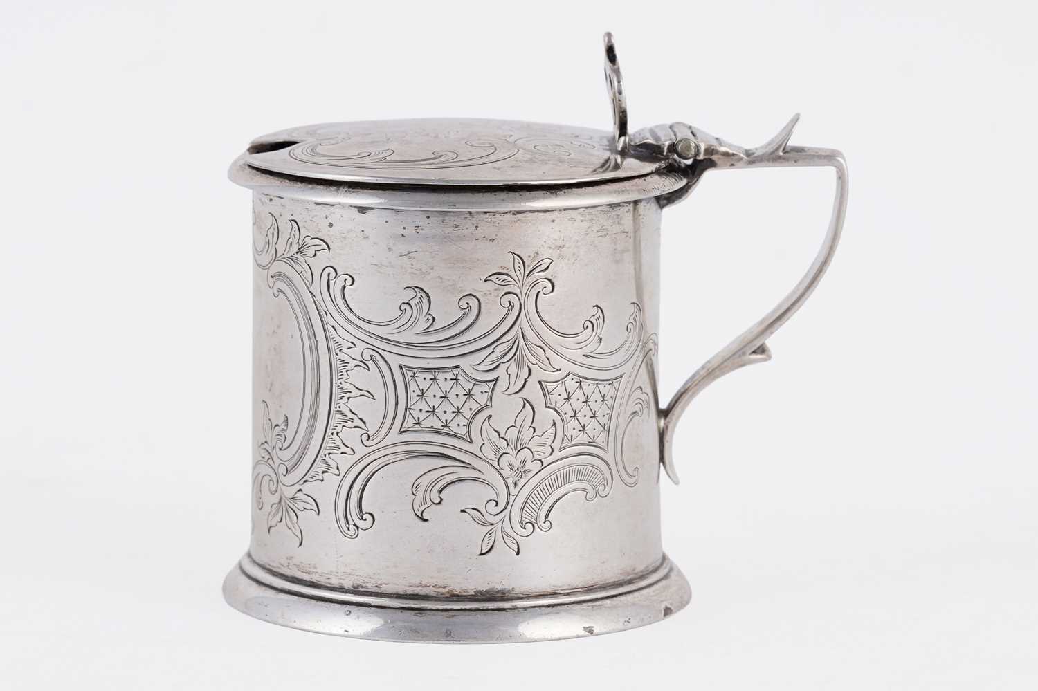 Lot 51 - A Victorian silver mustard pot