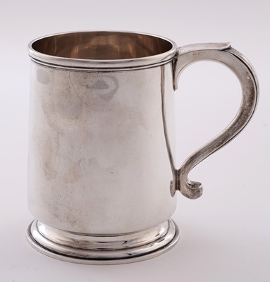 Lot 6 - A George V silver mug