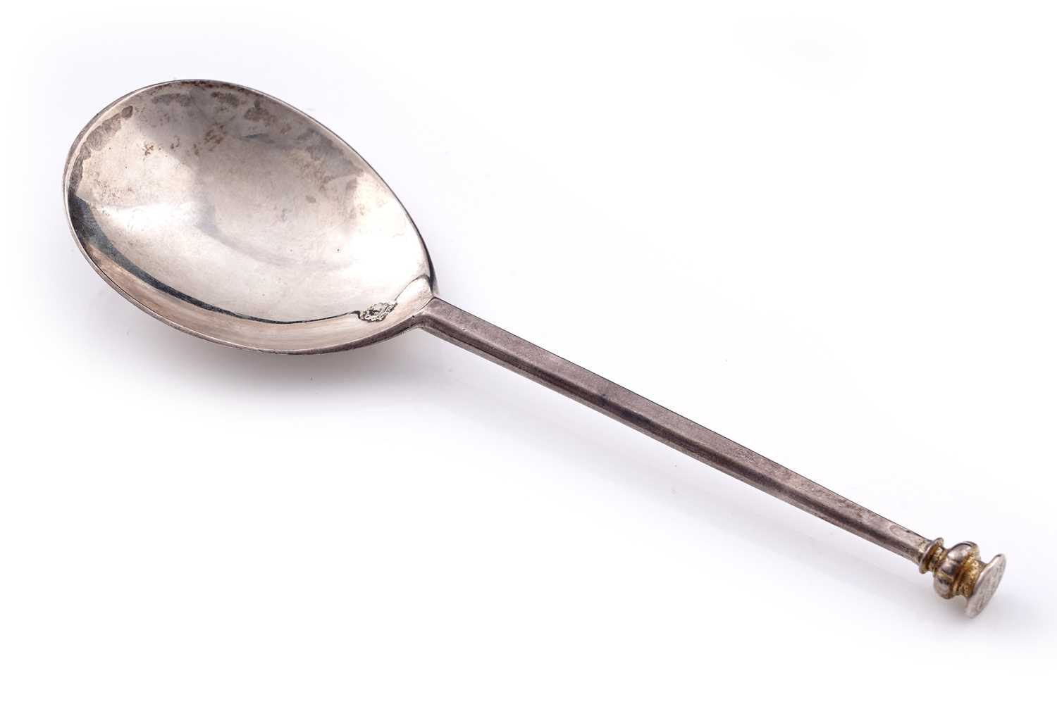 Lot 299 - An Elizabeth I silver seal top spoon