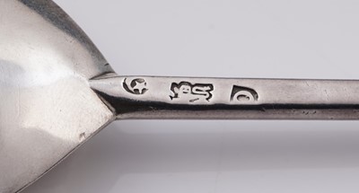 Lot 299 - An Elizabeth I silver seal top spoon