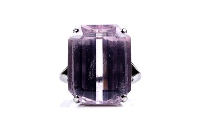 Lot 874 - A single stone Kunzite ring