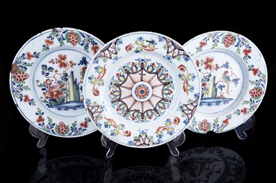 Lot 401 - Three Lambeth Delftware chargers