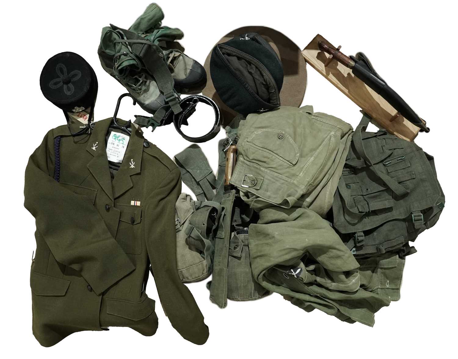 Lot 6 - A selection of Gurkha interest uniforms and effects