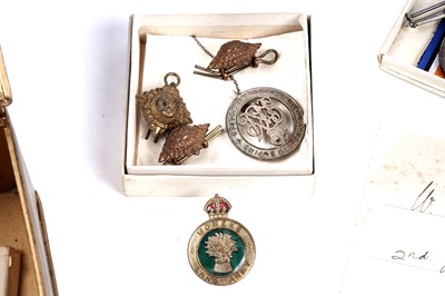 Lot 8 - A pair of First World War medals and effects