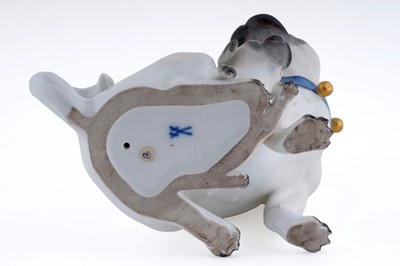 Lot 462 - A Meissen pug