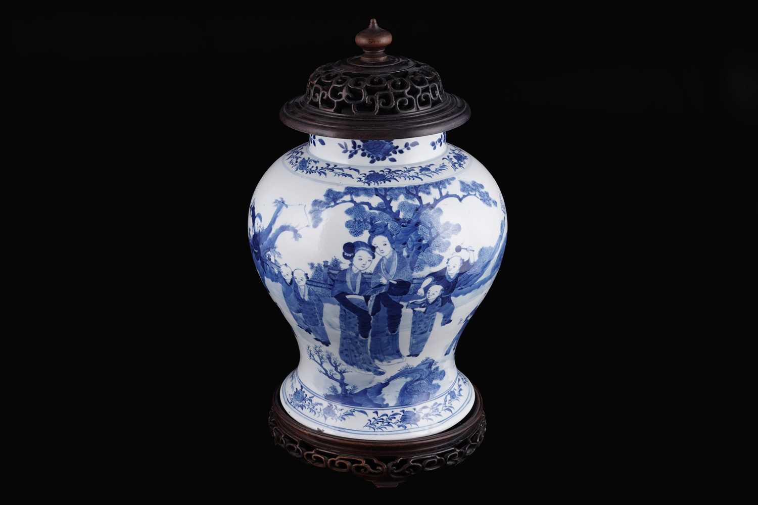 Lot 301 - A Chinese blue and white jar
