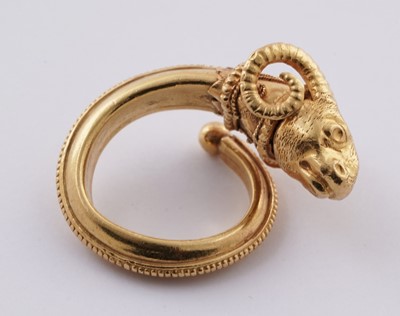 Lot 715 - Ilias Lalaounis: an 18ct yellow gold ram pattern ring