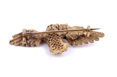 Lot 30 - A Chinese gold filigree brooch in the form of the mythological Fenghuang bird