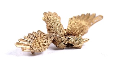 Lot 30 - A Chinese gold filigree brooch in the form of the mythological Fenghuang bird