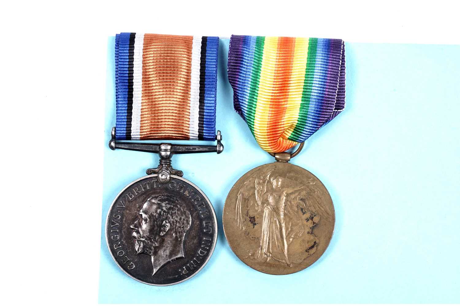 Lot 12 - A pair of First World War general service medals