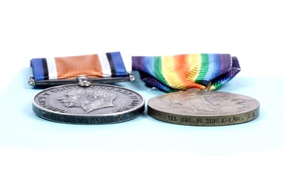 Lot 12 - A pair of First World War general service medals