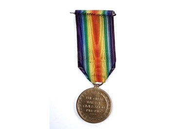 Lot 13 - A pair of First World War general service medals