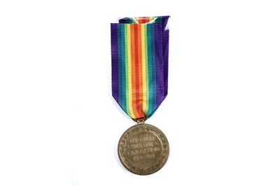 Lot 23 - A pair of First World War General Service medals