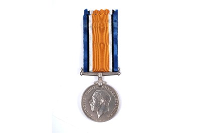Lot 35 - A pair of First World War general service medals