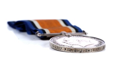 Lot 41 - First World War pair of general service medals