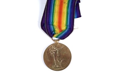 Lot 41 - First World War pair of general service medals