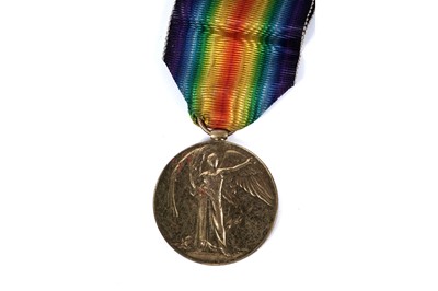 Lot 42 - A pair of First World War general service medals