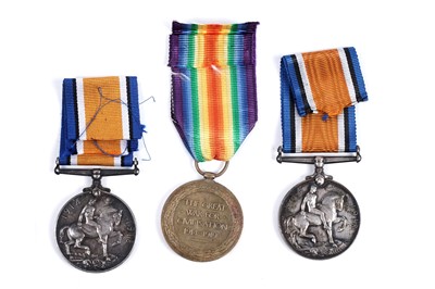 Lot 51 - Three pairs of First World War general service medals