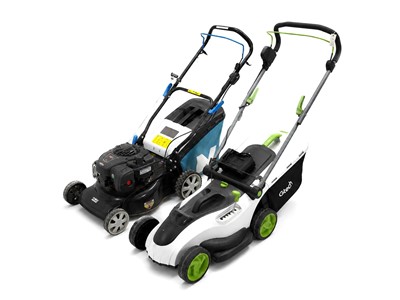 Lot 367 - Two lawn mowers