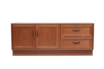 Lot 2 - G Plan: a ‘Fresco’ oval drop leaf dining table; and a hi-fi cabinet