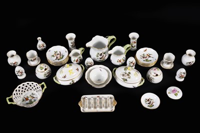 Lot 470 - An extensive Herend 'Rothschild Bird' pattern service
