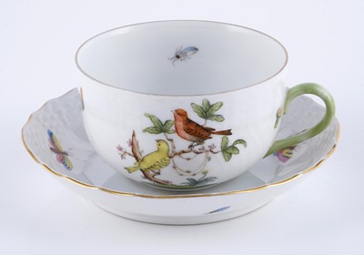 Lot 470 - An extensive Herend 'Rothschild Bird' pattern service