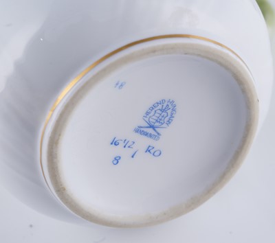 Lot 470 - An extensive Herend 'Rothschild Bird' pattern service