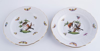 Lot 470 - An extensive Herend 'Rothschild Bird' pattern service