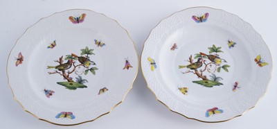 Lot 470 - An extensive Herend 'Rothschild Bird' pattern service