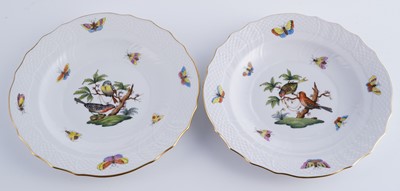 Lot 470 - An extensive Herend 'Rothschild Bird' pattern service