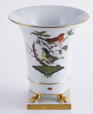 Lot 470 - An extensive Herend 'Rothschild Bird' pattern service